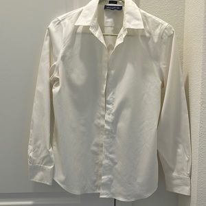 Jones NY women’s button down top chic and classic